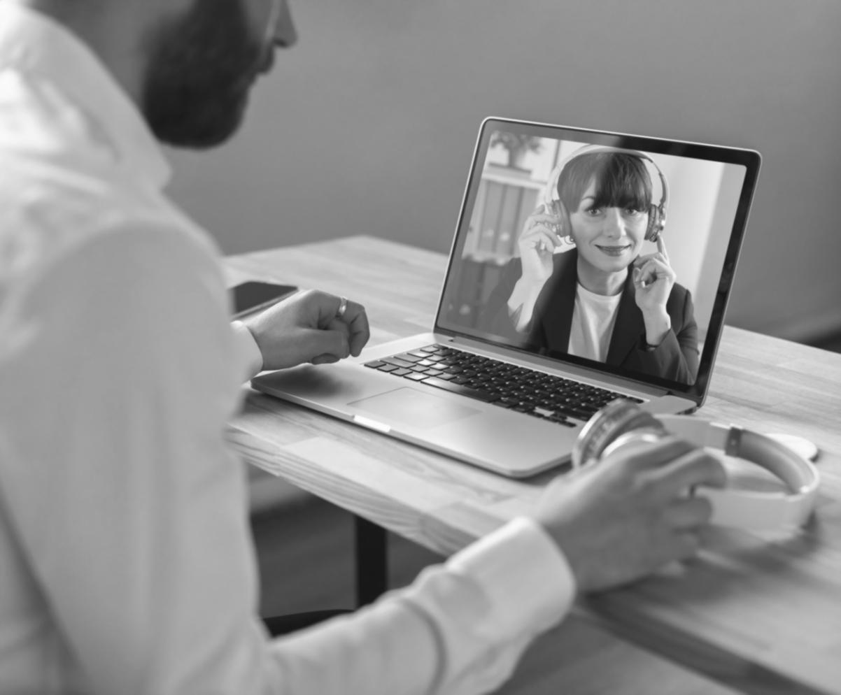 Sesión de desarrollo mejorando interfaz de presupuestos digitales